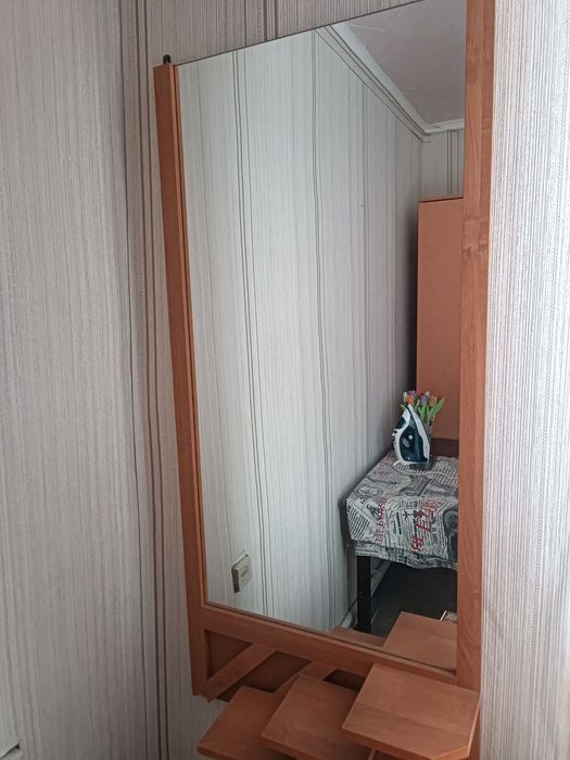 Продам шкаф тумбу зеркало