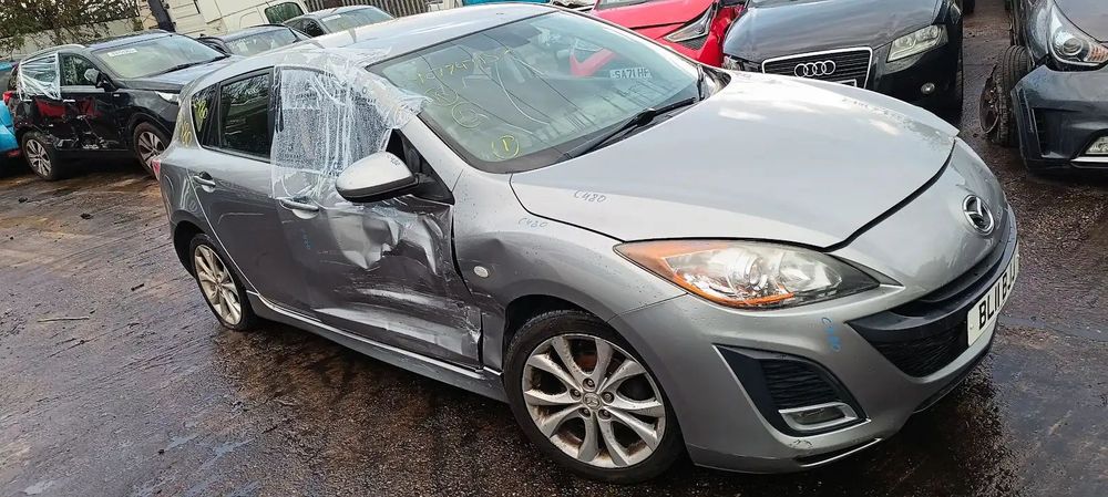 Dezmembrari / Dezmembrez Mazda 3 Hatchback 1.6 Benz Z6 cutie viteze manuala cod culoare Silver