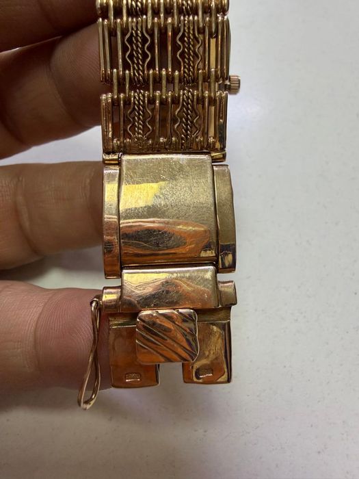 Золотые часы МакТайм