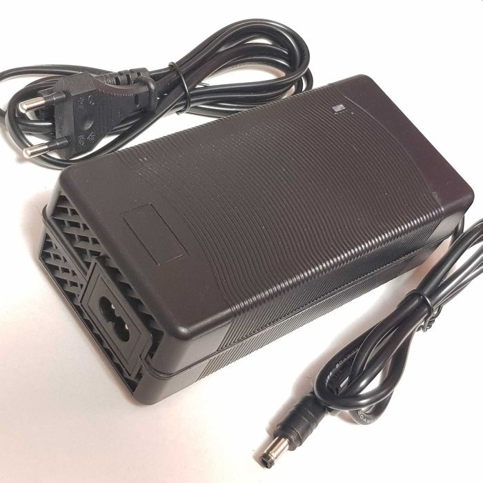 Incarcator bicicleta/trotineta electrica 54,6V 4A, Mufa 5.5x2.1,