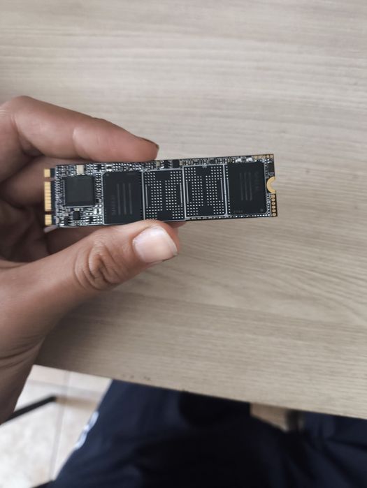 Продам ( ssd 2 tb )