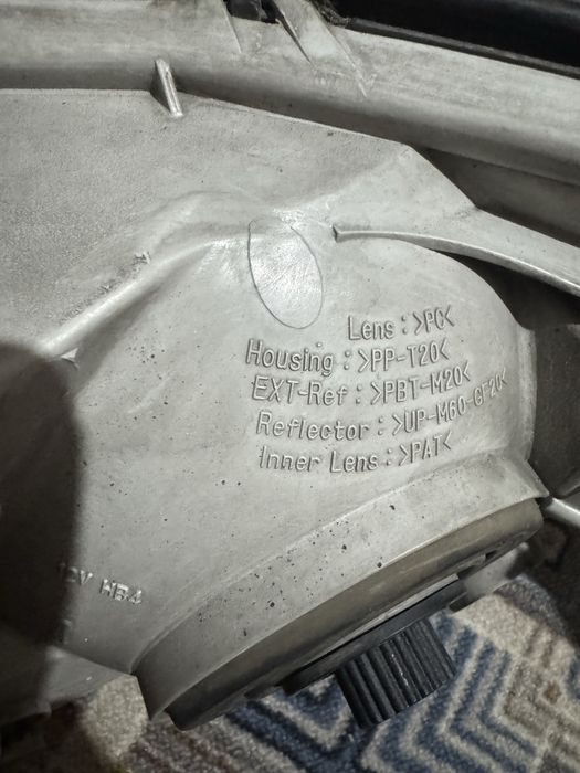 Фары тойота 30 оригинал б/у