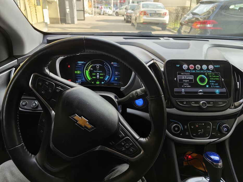 Chevrolet volt 2017 18kwh plug in hybrid 100km electric