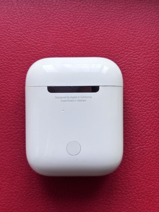Продам iPhone XR 64 ГБ + AirPods.