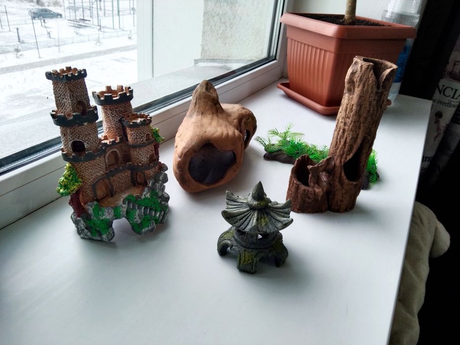 Продам аквариум и декорации