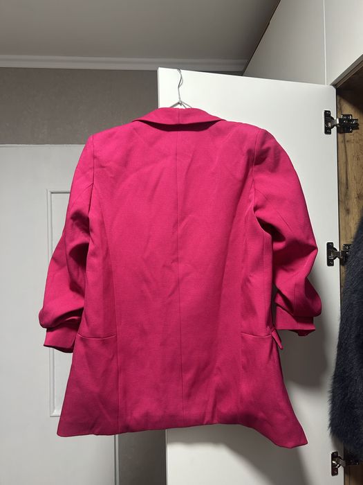 Продаю пиджаки классические