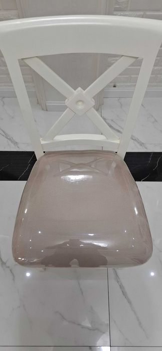 Продаётся столы и стулья для кафе и ресторанов