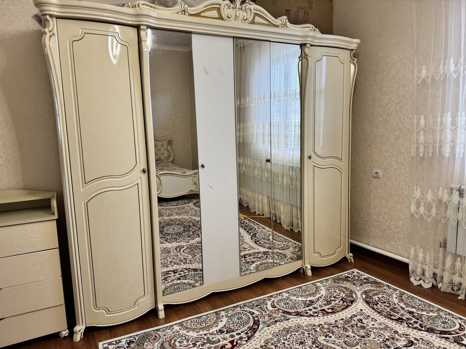 Спальный гарнитур Лорена