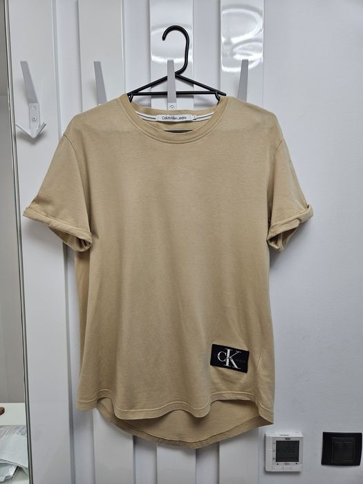 Tricou Calvin Klein original  S

Culoare nude.

De preferat pr