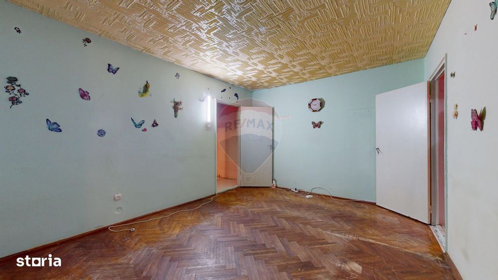 Apartament 3 camere de vânzare, necesită renovare, Săcele — fotografia 2
