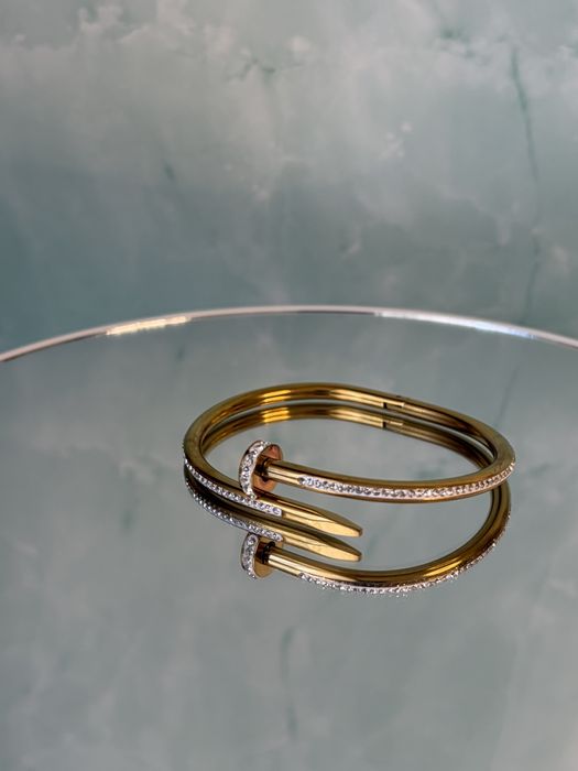 Дамски гривни различни модели