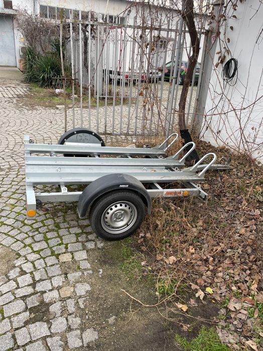 Ремарке за мотори под наем