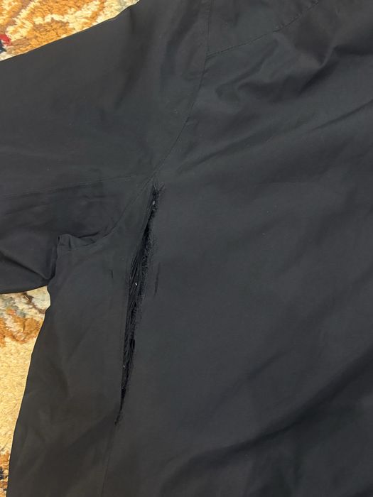 Продам ветровку от Reebok