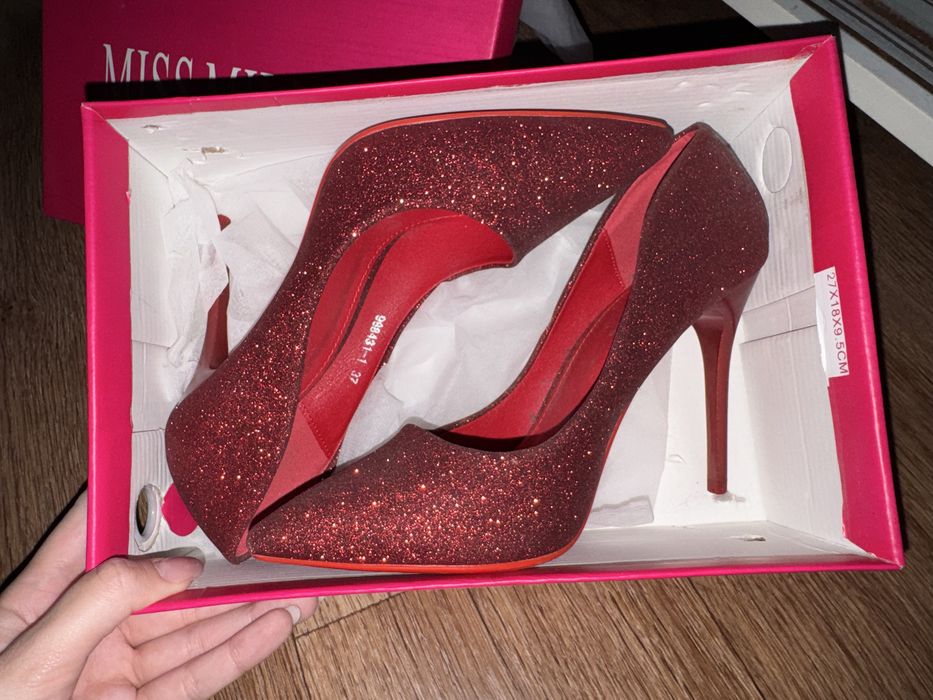 Туфли на каблуке