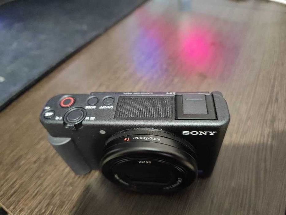 Фотокамера Sony ZV-1