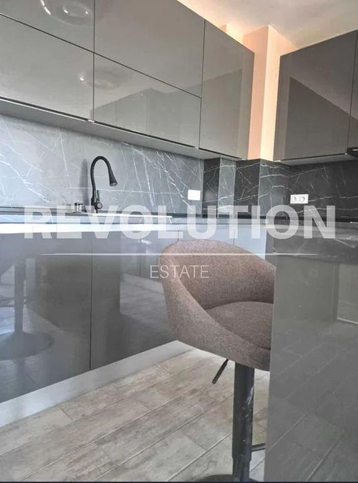 Дава се под наем Двустаен апартамент в Варна, Победа - 61 кв.м за 700 € - Снимка #2