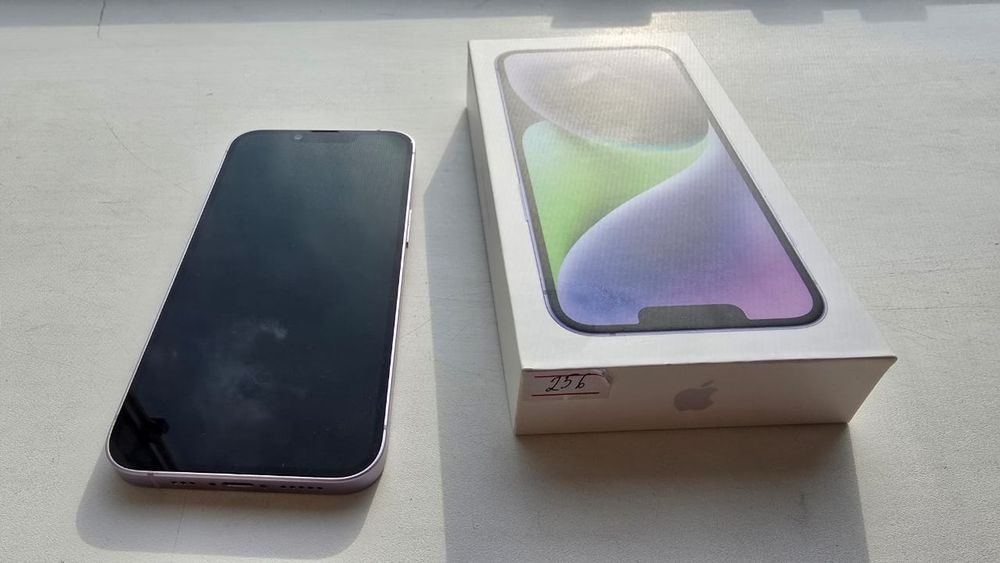 IPhone 14, 256gb, без ремонта, с коробкой