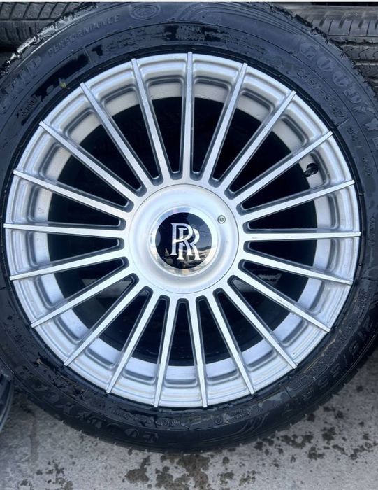 Kobalt jentra Spark xullas hammasiga yuqadi Rolls royse R17