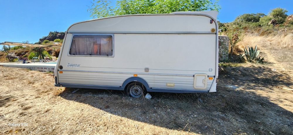 Двуместна каравана