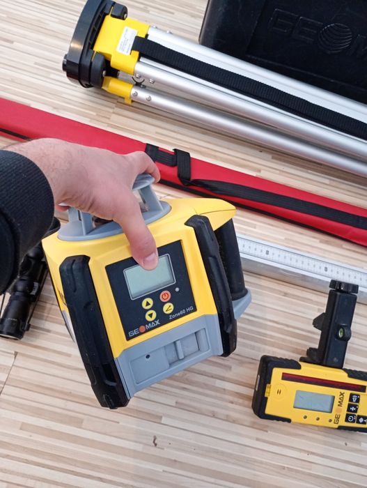 Nivelă laser Geomax Zone 60 HG dublă pantă