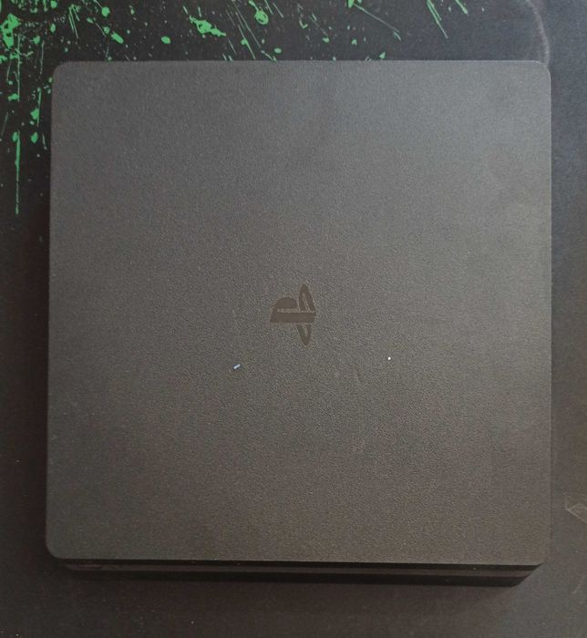 Playstation 4 slim