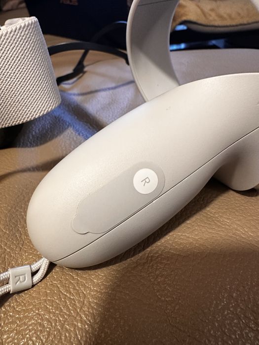 Oculus Quest 2 – 128 GB, ca NOU,stare impecabilă, folosit foarte puțin