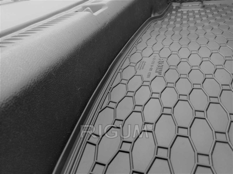 Гумени стелки или багажник MERCEDES E W213 S213 след 2017 г.