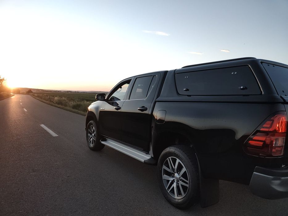 Proprietar, vând Toyota Hilux 2020 km reali 19550