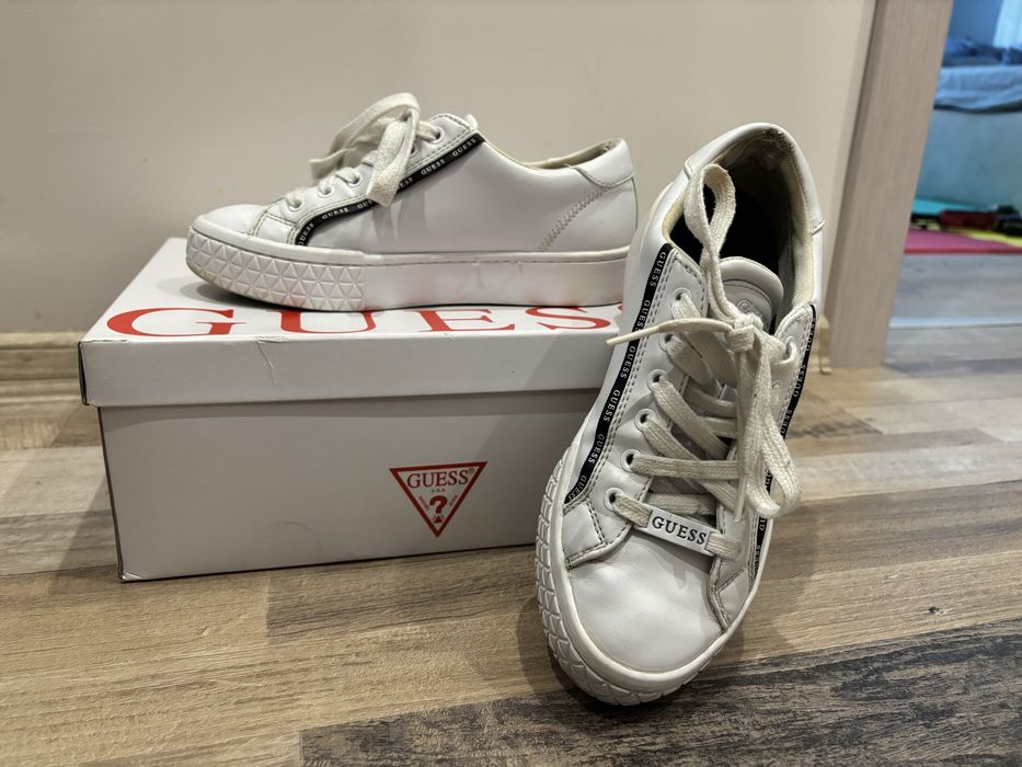 Маратонки Guess