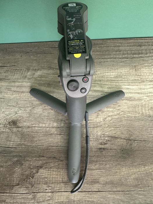 Pachet Gimbal DJi Osmo Mobile 3 + Trepied