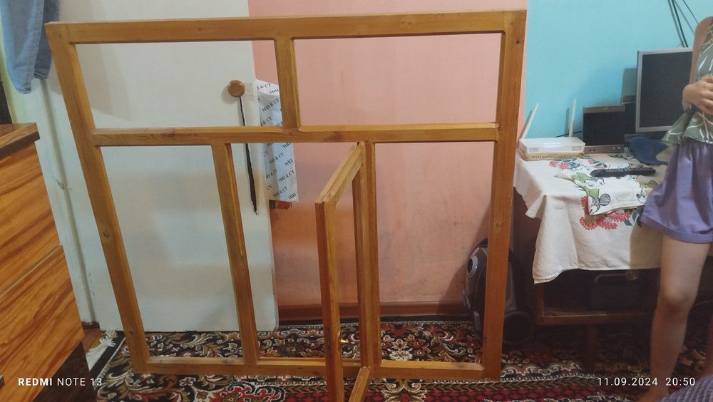 Деревянная оконная рама