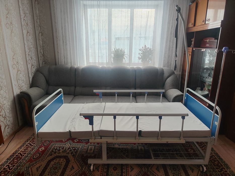 Медицинская кровать