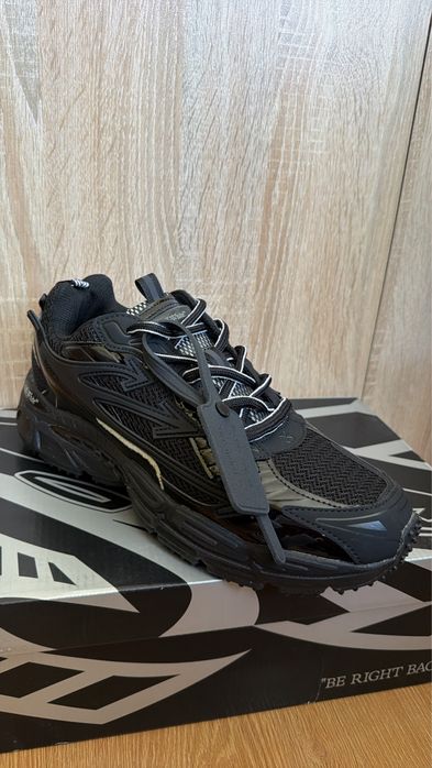 Off-white ow be right back
