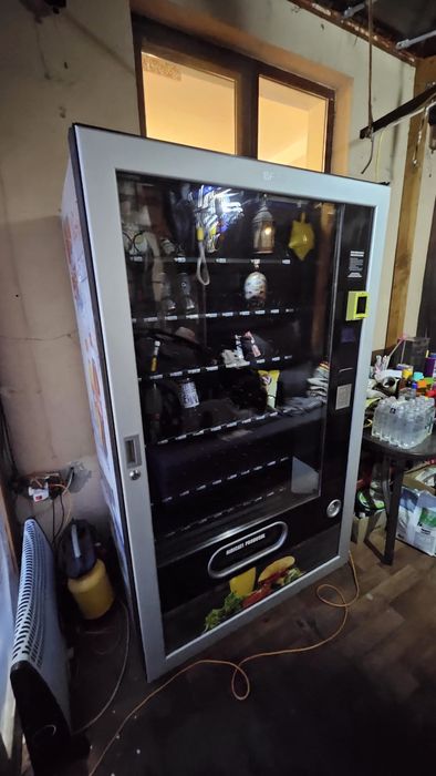 Automat vending FAS 1050 snacks & băuturi reci + Nayax | reconditionat