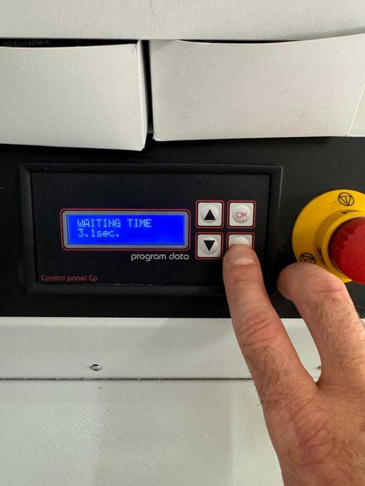 Tunel de ambalat cu folie contractibila-Masina de baxat industriala.