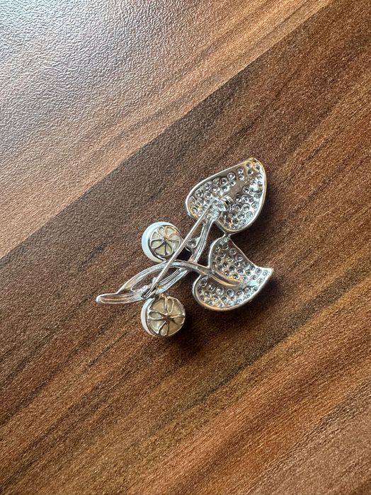 Брошка, като нова