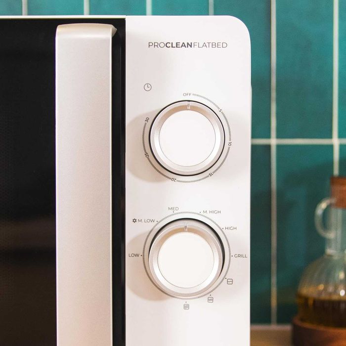 Микровълнова фурна Cecotec Proclean 3110 с плоска основа и грил 20 л Капацитет, 700 W, 6 регулируеми нива, грил 800 W