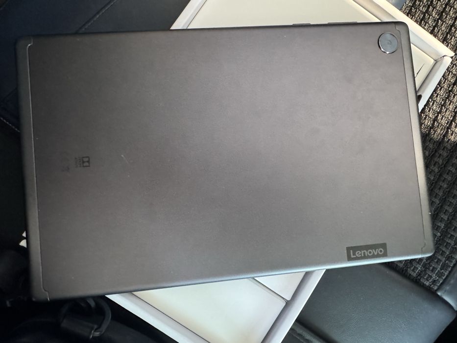 Lenovo Tab m10 FHD plus