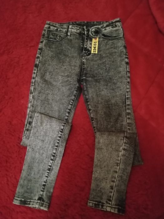 Seriy jensiy shim sotiladi 26 razmeri