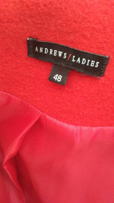 Дамско червено палто Андрюс Andrew's ladies