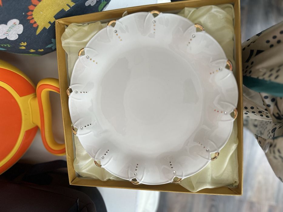 Продам посуды белые на приданное можно