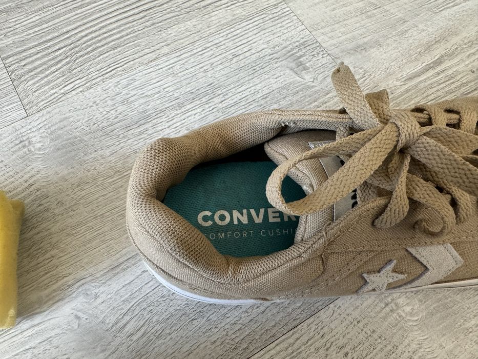 Конверс кецове.