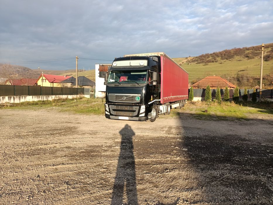 Vând semiremorca krone