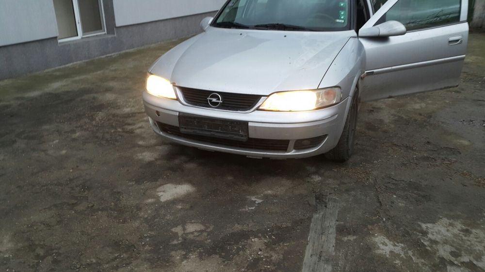 Вектра б 2.2 дти 125 коня НА ЧАСТИ / Vectra B 2.2 dti 125k.s na chasti