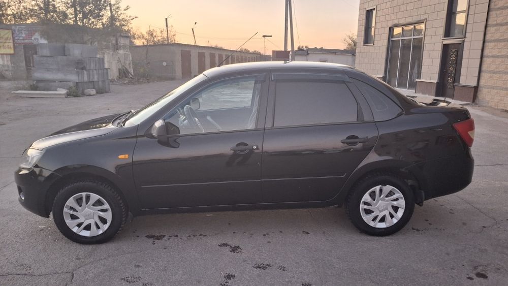 Автомобиль Lada Granta