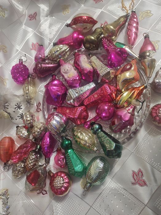 Стеклянные ёлочные игрушки
