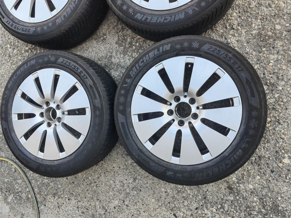 Roti originale mercedes e class w213 225/55/17 cu cauciucuri de iarna 6 mm .