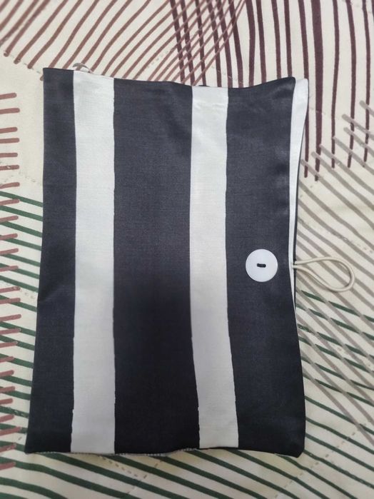 Дрешки за книги 4 евро