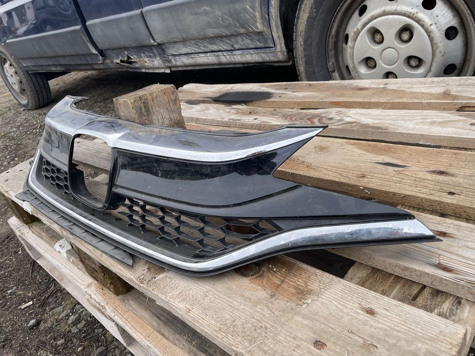 Решетка Honda Jazz Хонда Джаз 2018-2020г