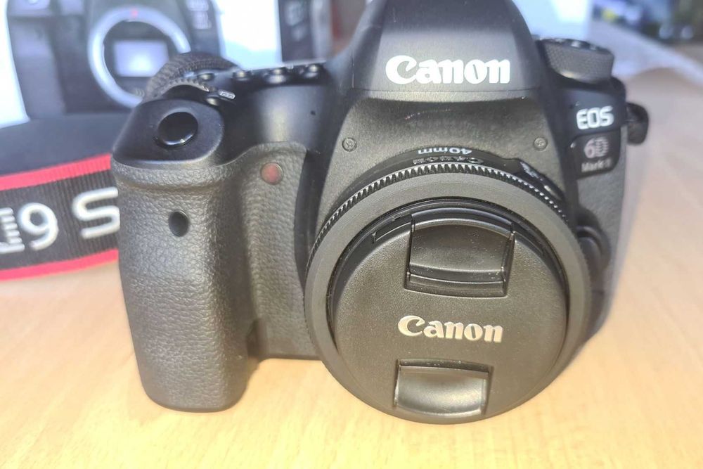 Полнокадровый CANON EOS 6D Mark II Отл. сост.